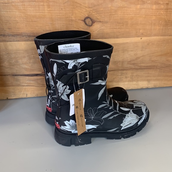 NWT Women’s Chooka Rain Boot Waterproof Memory Foam Floral Black - Picture 3 of 6